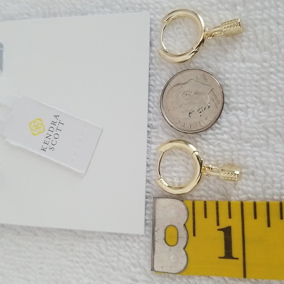 New Kendra Scott Jess Locket Huggie Earrings - Picture 6 of 6